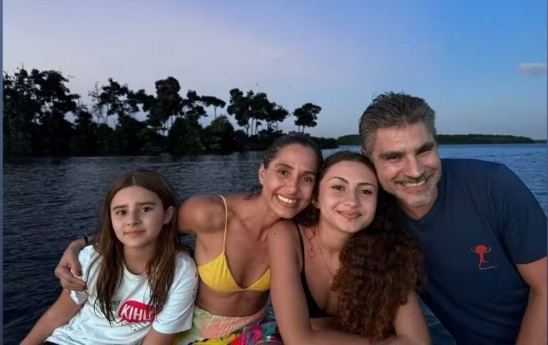 Camila Pitanga faz rara aparição com namorado e filha; veja - Noticiário 24H