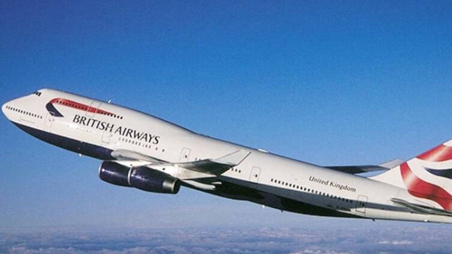 Comissário é encontrado nu e desorientado em banheiro durante voo - Noticiário 24H