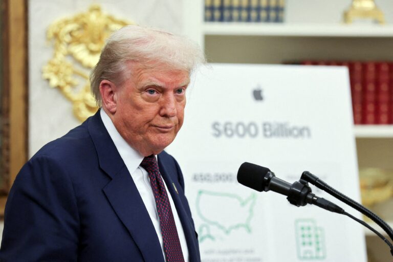 Trump anuncia tarifa de 100% sobre chips, mas falta de detalhes confunde empresas - Noticiário 24H