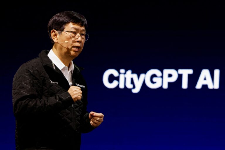 Virada histórica: Foxconn, maior fabricante de iPhones, fatura mais com IA do que com smartphones pela 1ª vez - Noticiário 24H