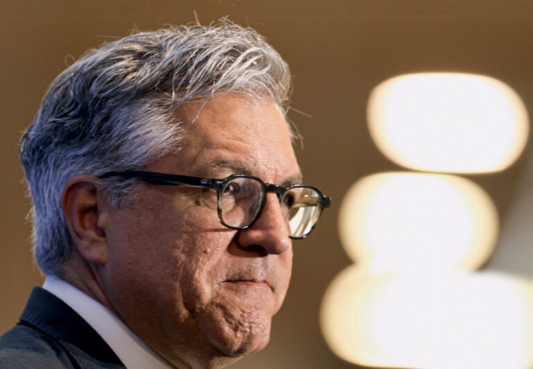 Área da saúde não vai retaliar tarifaço em produtos americanos, diz ministro - Noticiário 24H