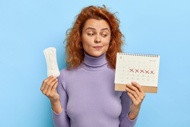 Menopausa precoce: parar de menstruar antes dos 40 anos é normal? Veja sintomas e consequências dessa condição - Noticiário 24H