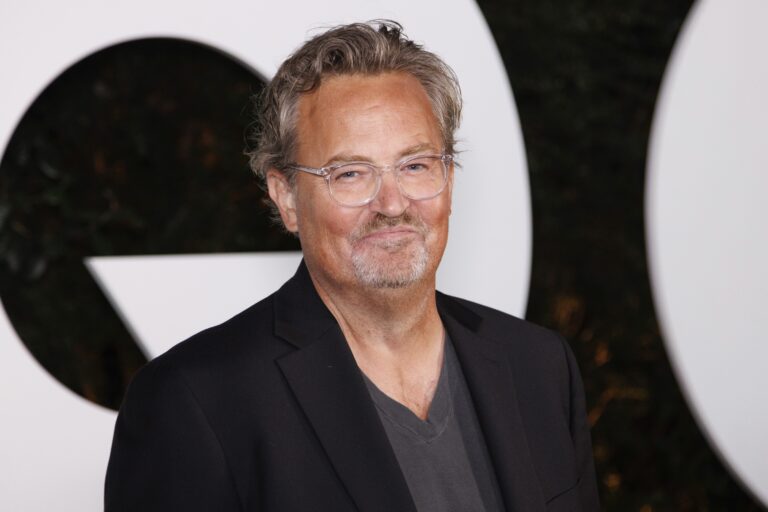 Traficante conhecida como 'rainha da cetamina' vai se declarar culpada em caso da morte de Matthew Perry - Noticiário 24H