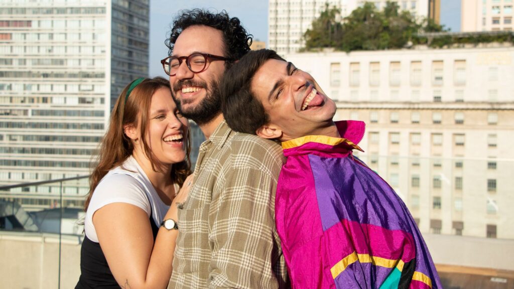 Após filme com Andrew Garfield, 'tick, tick... BOOM!' ganha nova montagem brasileira - Noticiário 24H