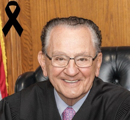 Morre Frank Caprio, conhecido como 'melhor juiz do mundo', aos 88 anos - Noticiário 24H