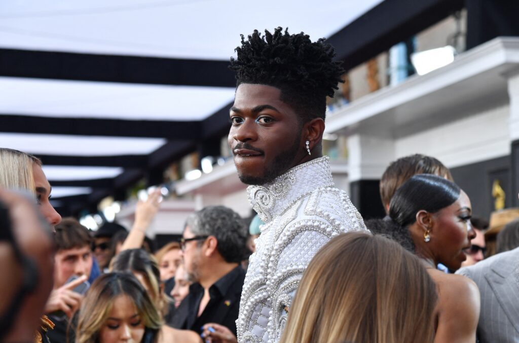 Lil Nas X é preso após andar seminu e vai a hospital por suspeita de overdose - Noticiário 24H