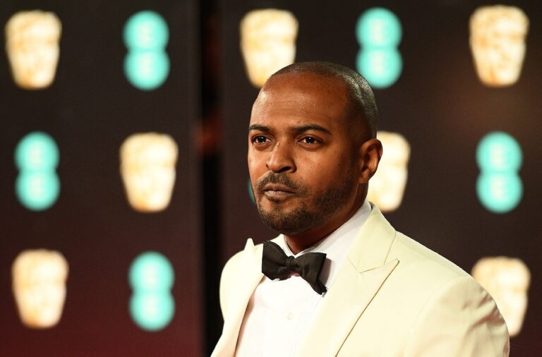 Ator britânico Noel Clarke perde processo por difamação após  acusações de má conduta sexual - Noticiário 24H