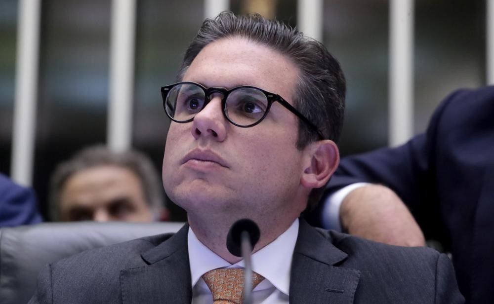 Após vídeo sobre 'adultização', Motta diz que Câmara vai pautar projetos sobre crianças em redes sociais - Noticiário 24H