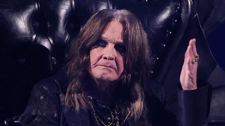 Causa da morte de Ozzy Osbourne é divulgada; confira - Noticiário 24H