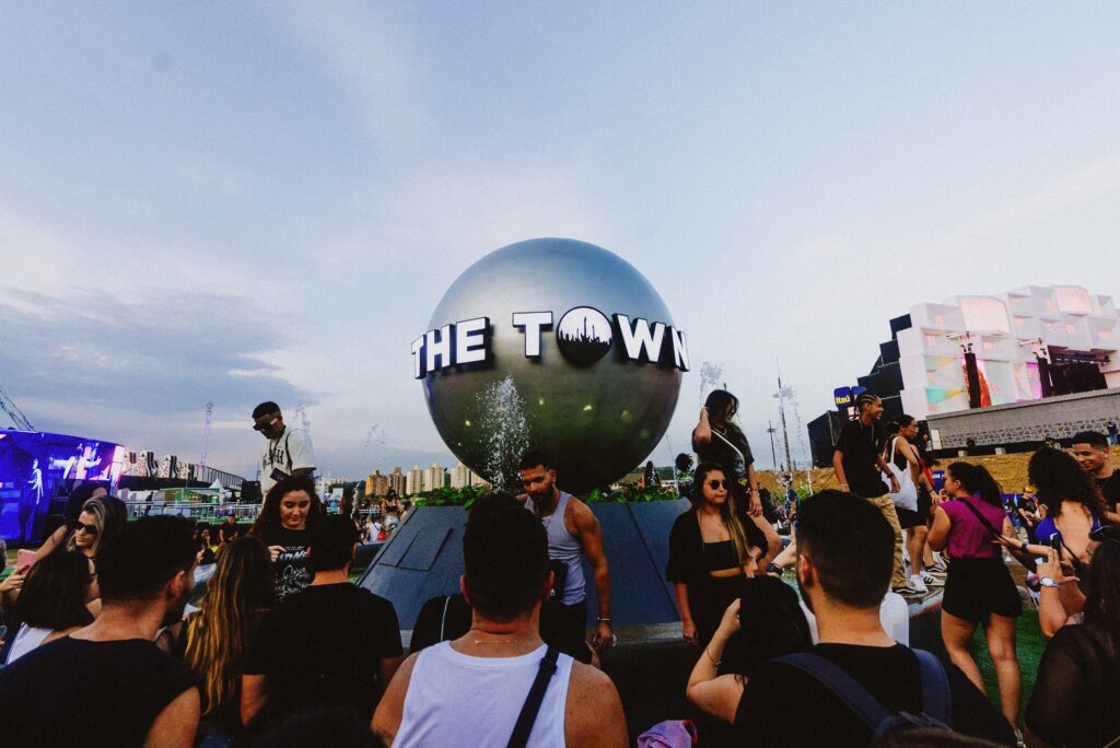 The Town 2025: festival oferece infraestrutura acessível e serviços para pessoas com deficiência - Noticiário 24H