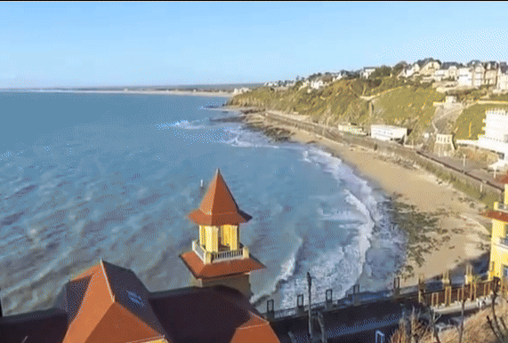 Por que o mar recua de forma impressionante antes da chegada de um tsunami? - Noticiário 24H